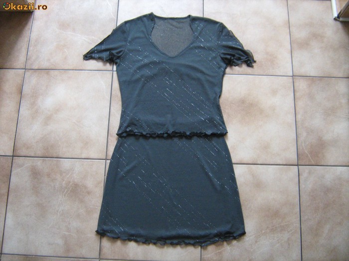 COSTUMAS DRAGUT BLUZA +FUSTA-  SUPER PRET foto mare