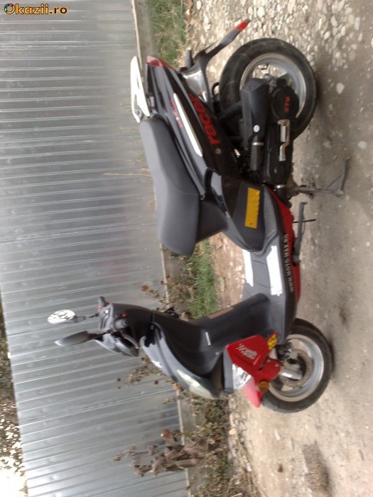 scuter 49 cm3 foto mare