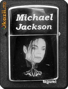 *MICHAEL JACKSON,FOTOGRAVURA,GRAVAT,GRAVURA PE TIP ZIPPO * foto mare