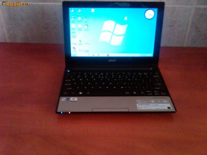 mini laptop acer aspire one foto mare