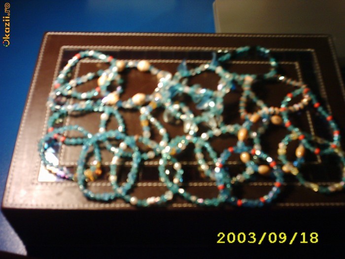 Vand set de 20 de bratari handmade albastre din margele foto mare