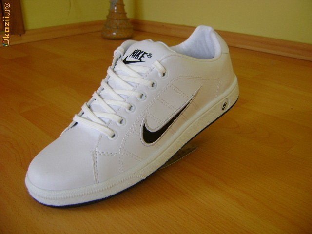 Adidasi nike factory model inedit foto mare