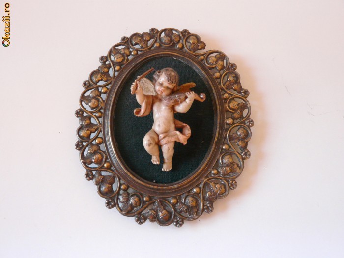 INGERAS MUZICIAN - VIOLONIST - RAMA DIN CALAMINA CU PATINA DE BRONZ - ORNAMENT BAROC foto mare