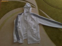Hanorac Adidas NOU nefolosit pret de fabrica !!! foto Hanorac Adidas NOU nefolosit pret de fabrica !!! foto